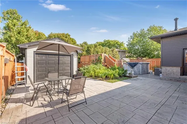 Additional property image - 6 Rideau Cres