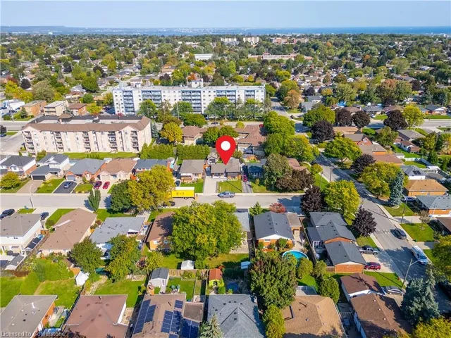 Additional property image - 6 Rideau Cres