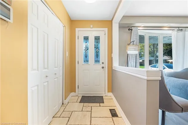 Additional property image - 6 Rideau Cres