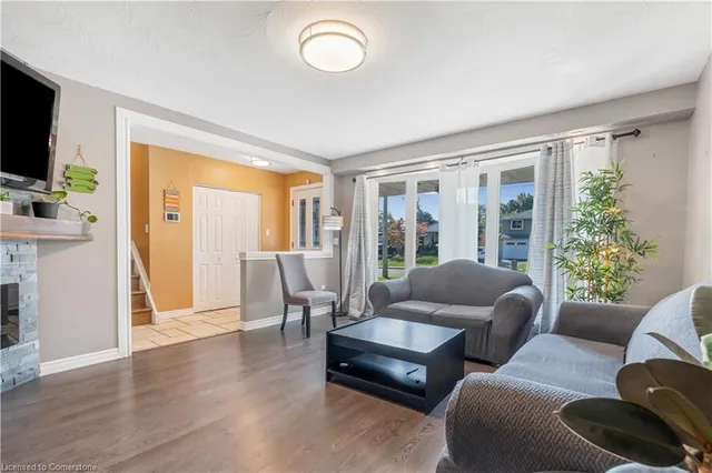 Additional property image - 6 Rideau Cres