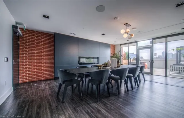 Additional property image - 15 Wellington St Unit 1704