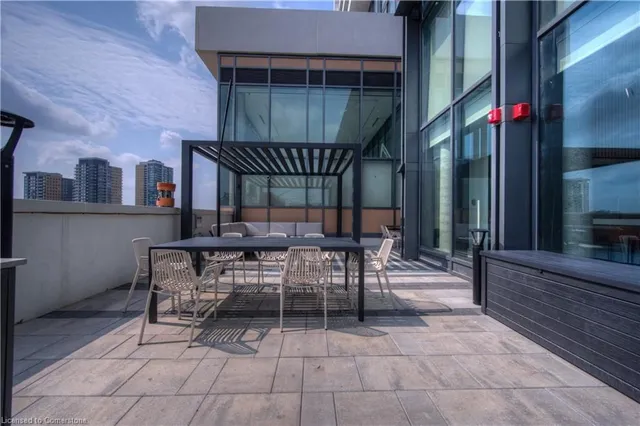 Additional property image - 15 Wellington St Unit 1704