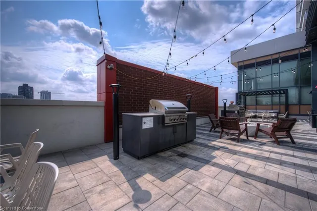 Additional property image - 15 Wellington St Unit 1704