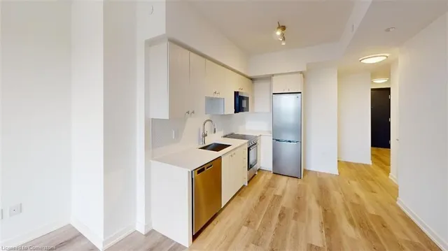 Additional property image - 15 Wellington St Unit 1704