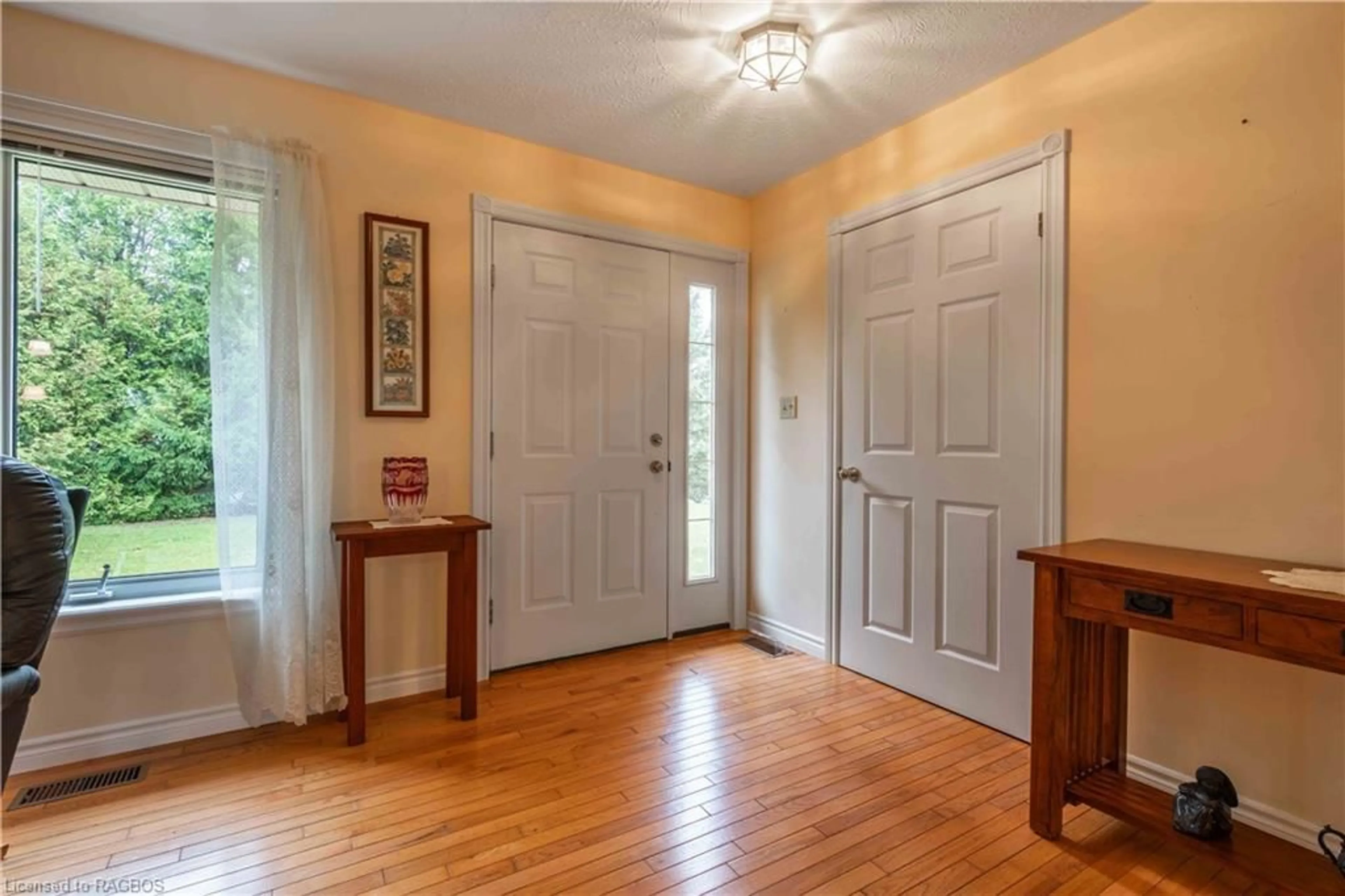 Indoor entryway, wood floors for 109 Alexandria St, Kemble Ontario N0H 1S0