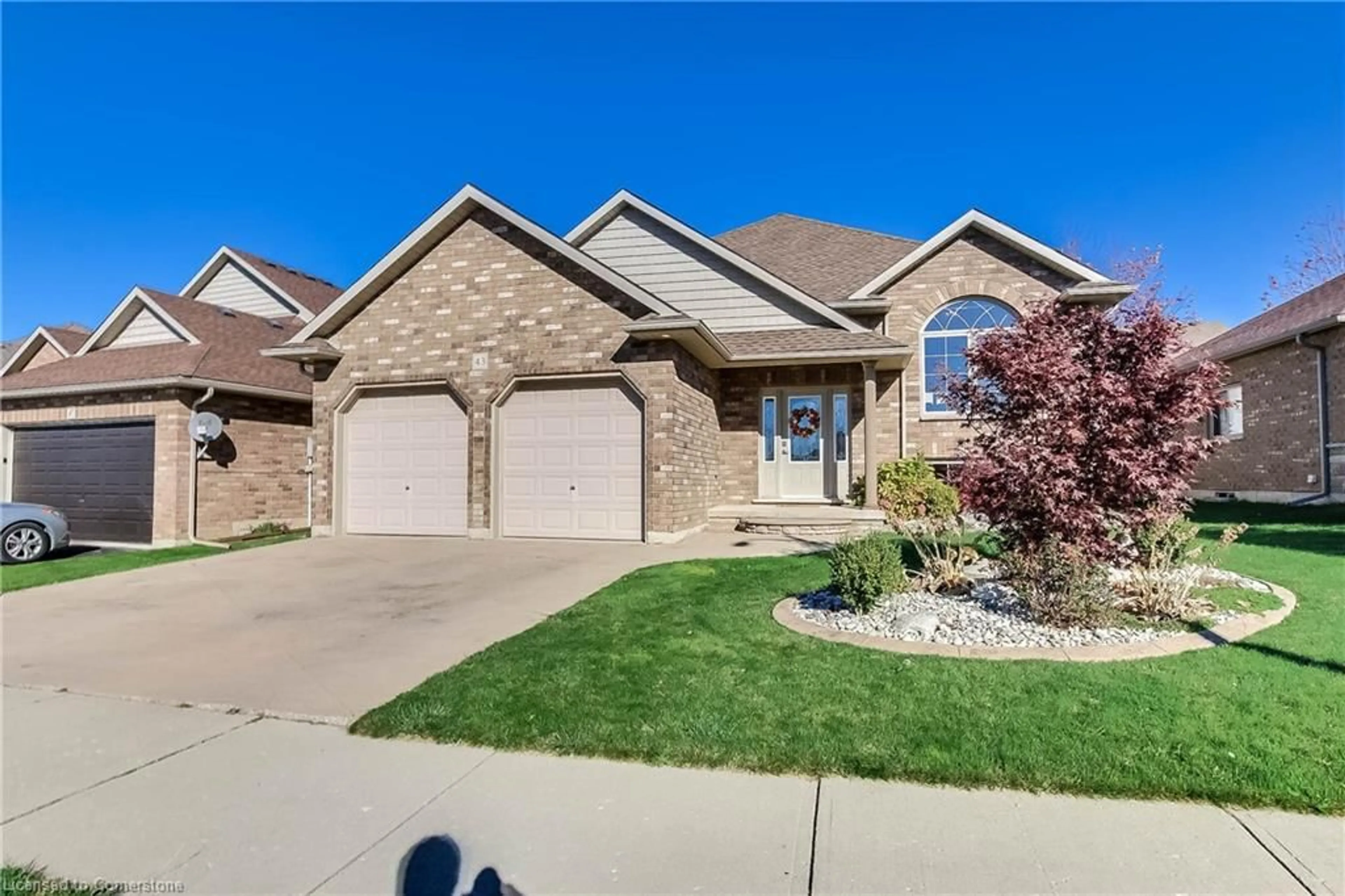 Frontside or backside of a home, the street view for 43 Redbud Cres, Simcoe Ontario N3Y 0B7