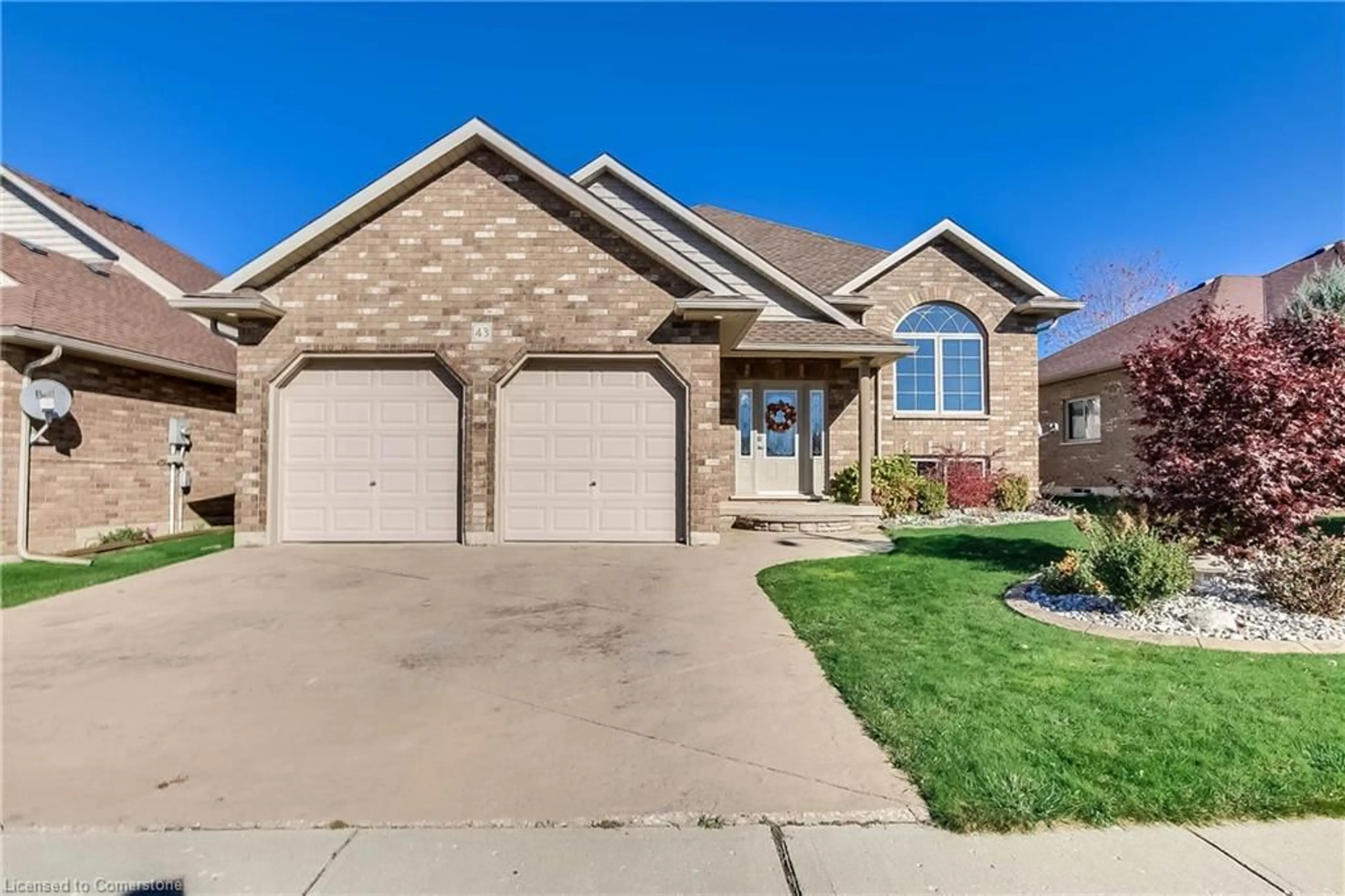 Frontside or backside of a home, the street view for 43 Redbud Cres, Simcoe Ontario N3Y 0B7