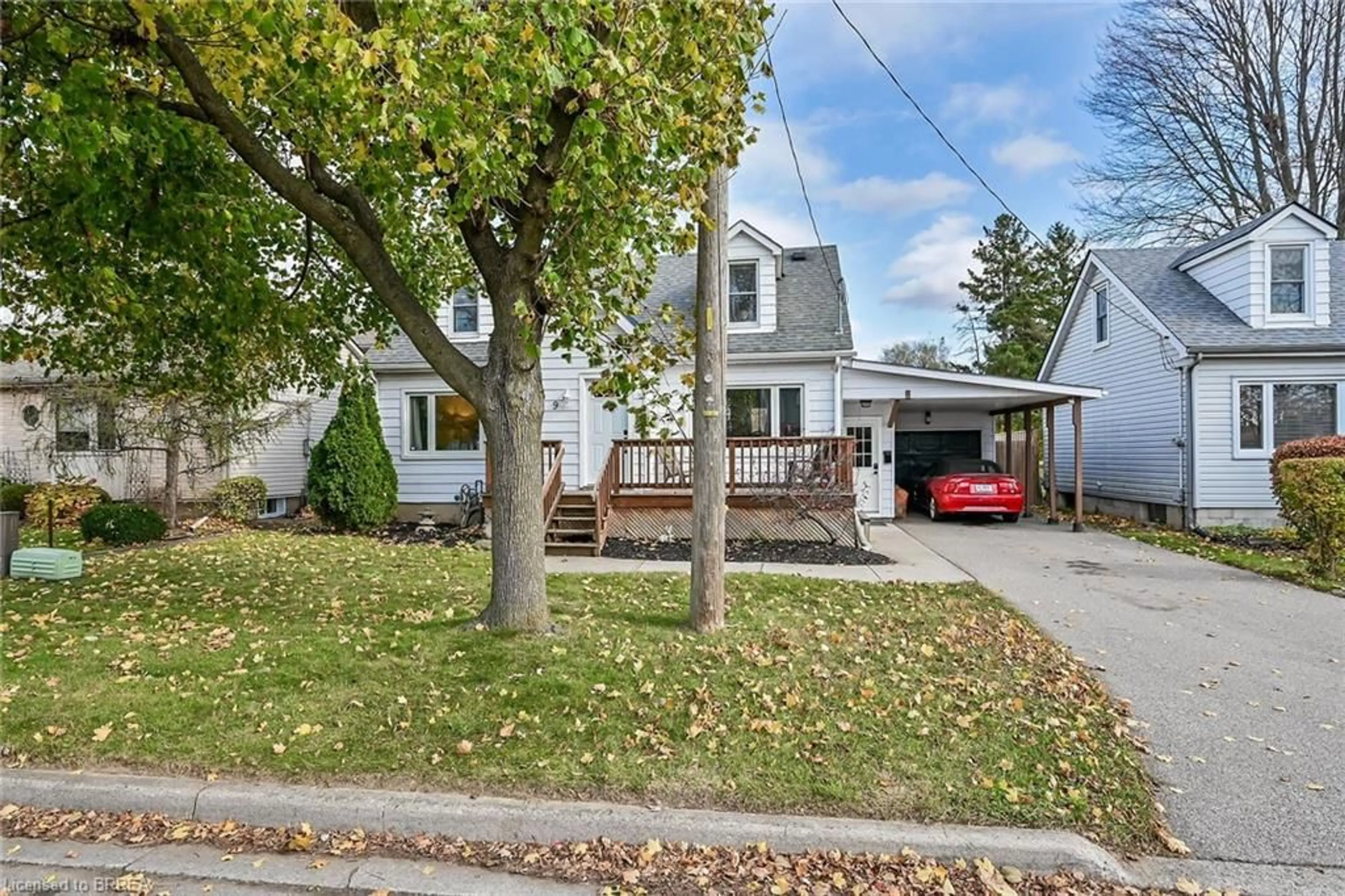 Frontside or backside of a home, the street view for 9 Cecil Ave, Brantford Ontario N3R 5M2