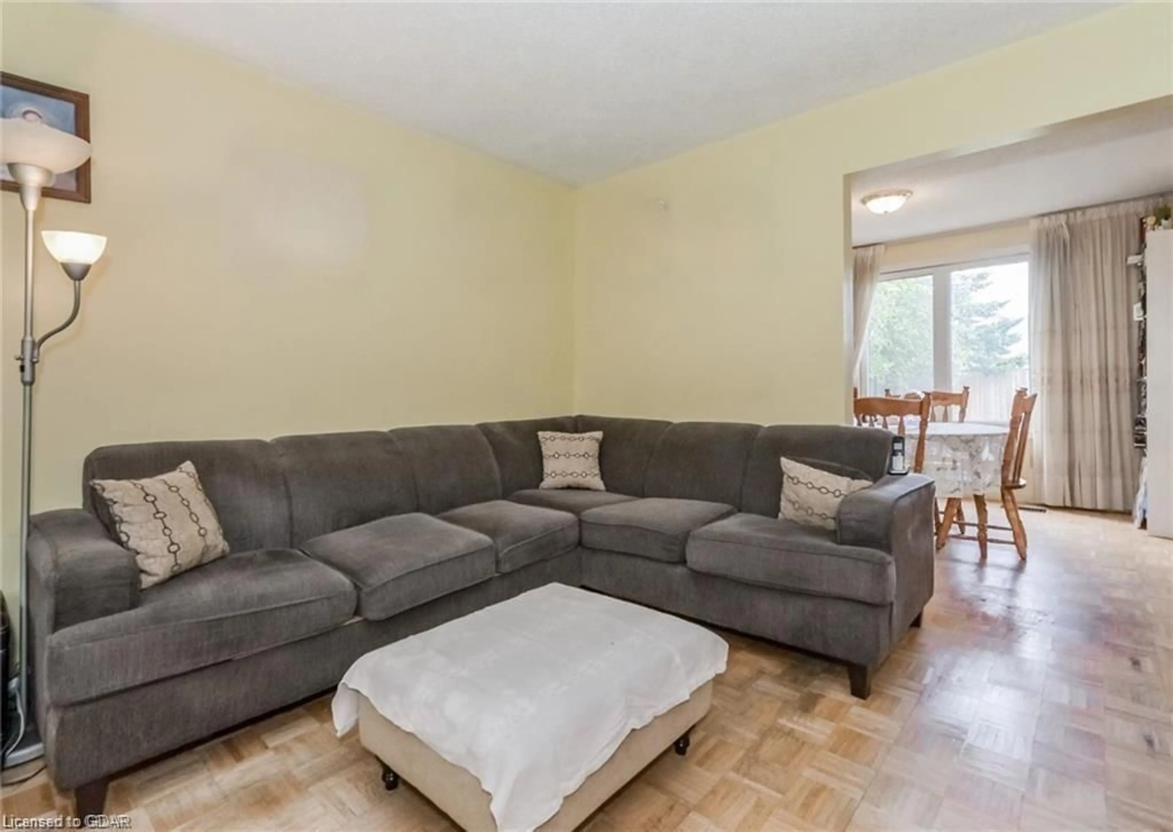 Living room, wood floors for 109 Parkside Dr, Fergus Ontario N1M 3M5