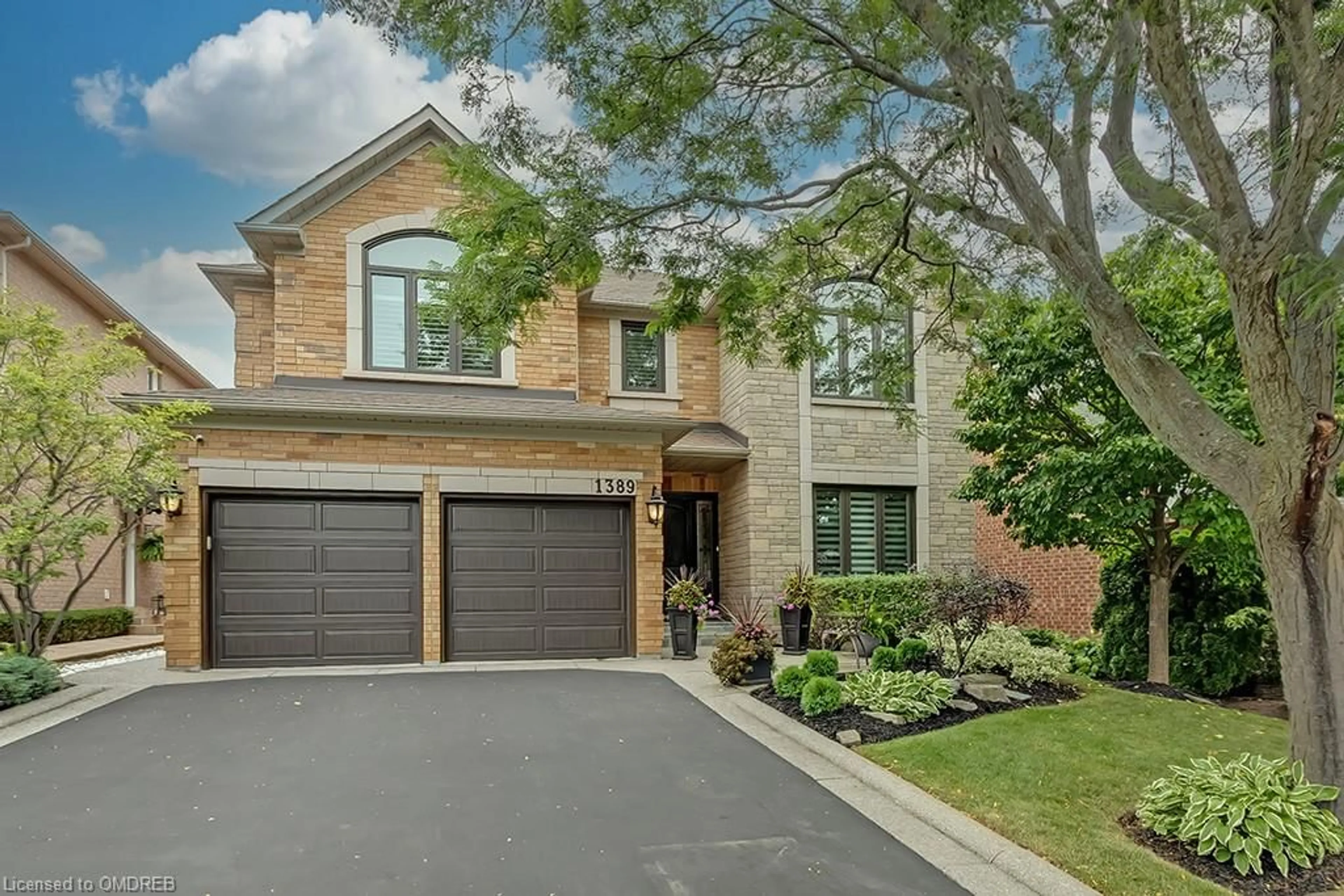 Home with brick exterior material for 1389 Creekwood Trail, Oakville Ontario L6H 6C7