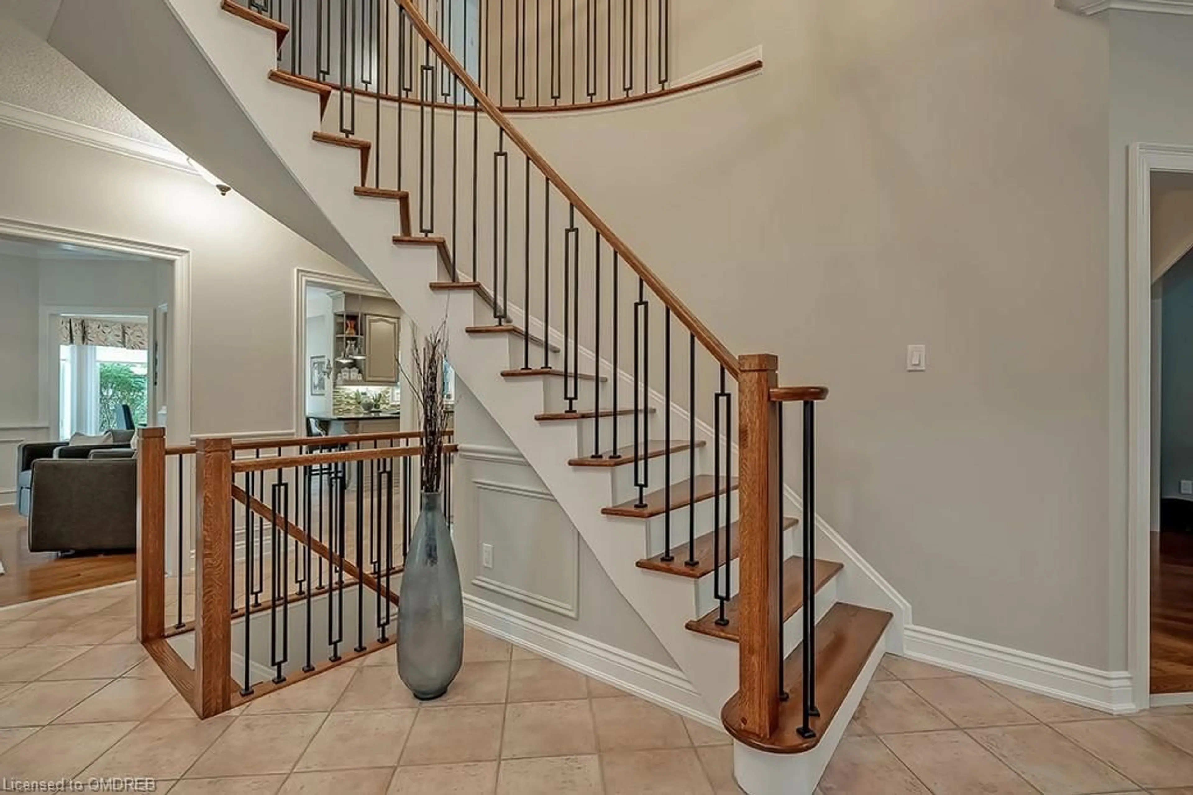 Stairs for 1389 Creekwood Trail, Oakville Ontario L6H 6C7