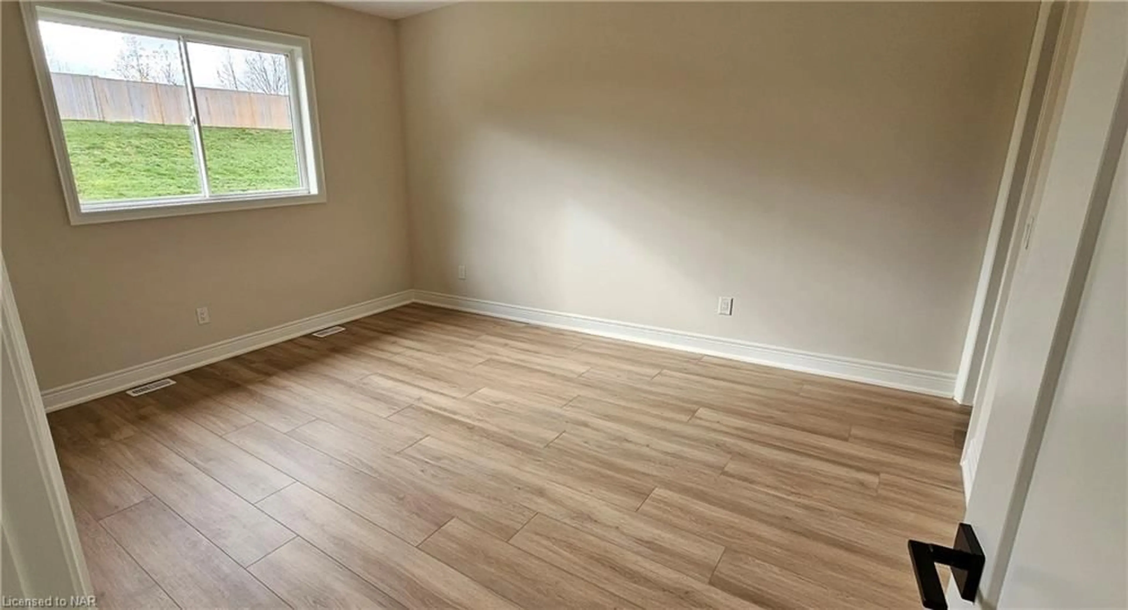 A pic of a room, wood floors for 4112 Village Creek Dr, Stevensville Ontario L0S 1S0