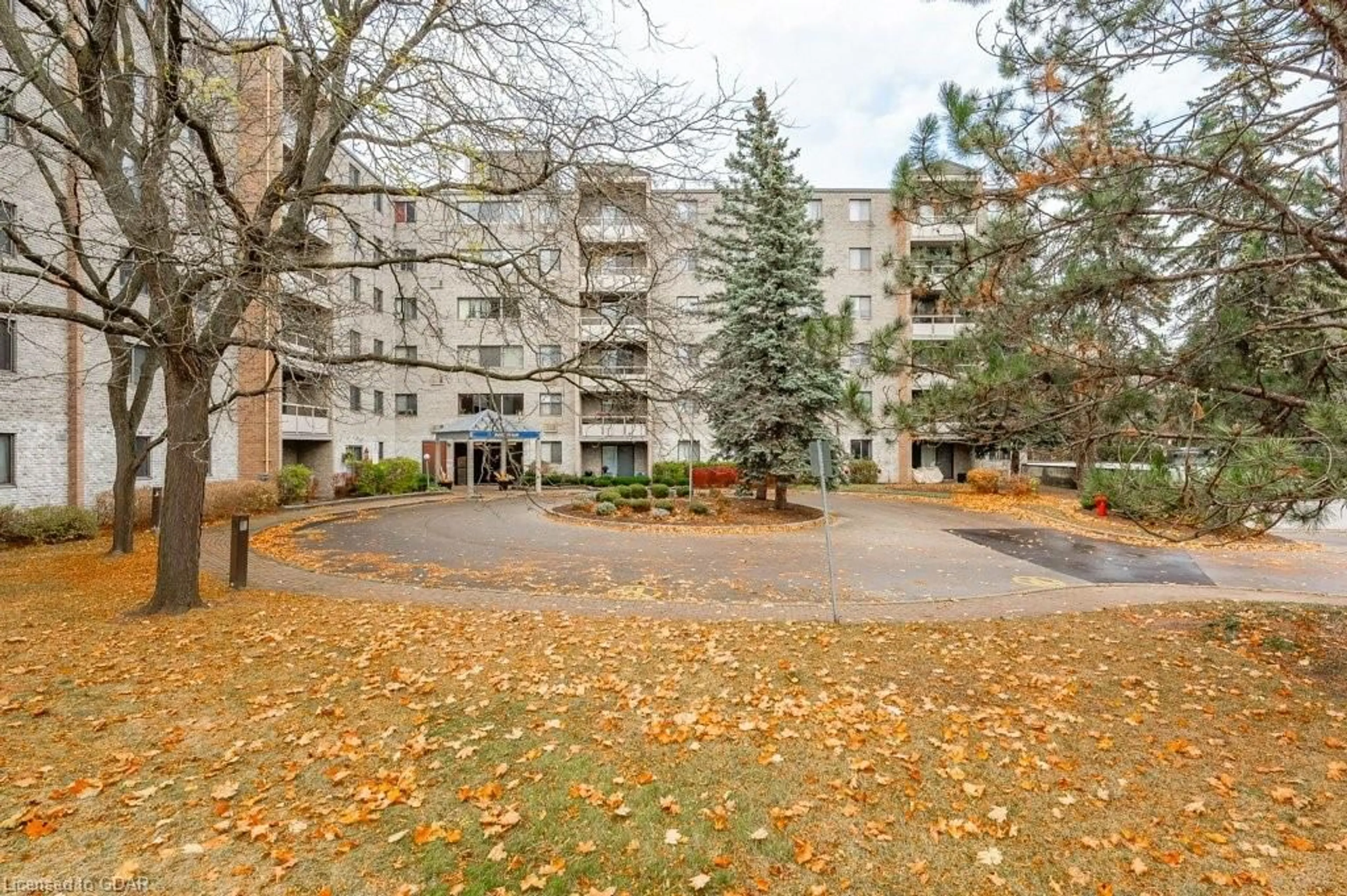 A pic from exterior of the house or condo, the street view for 89 Westwood Rd #501, Guelph Ontario N1H 7J6