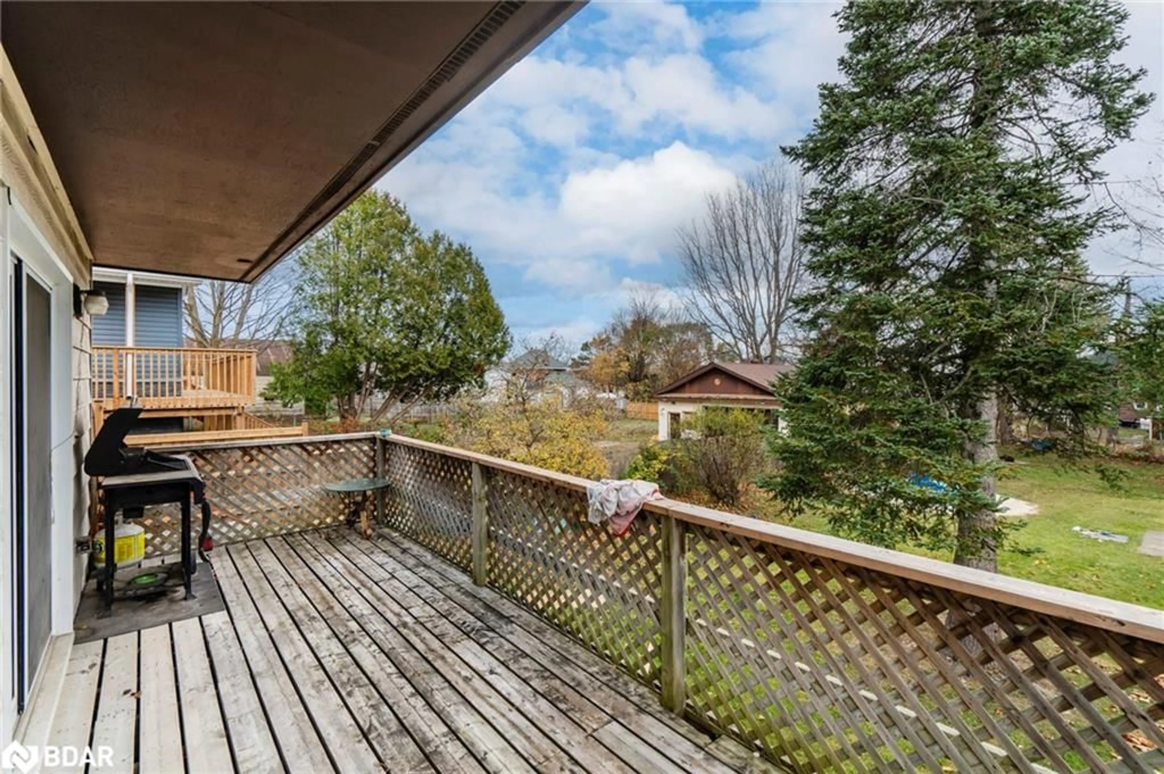 Patio, the fenced backyard for 95 Fifth St, Midland Ontario L4R 3V6