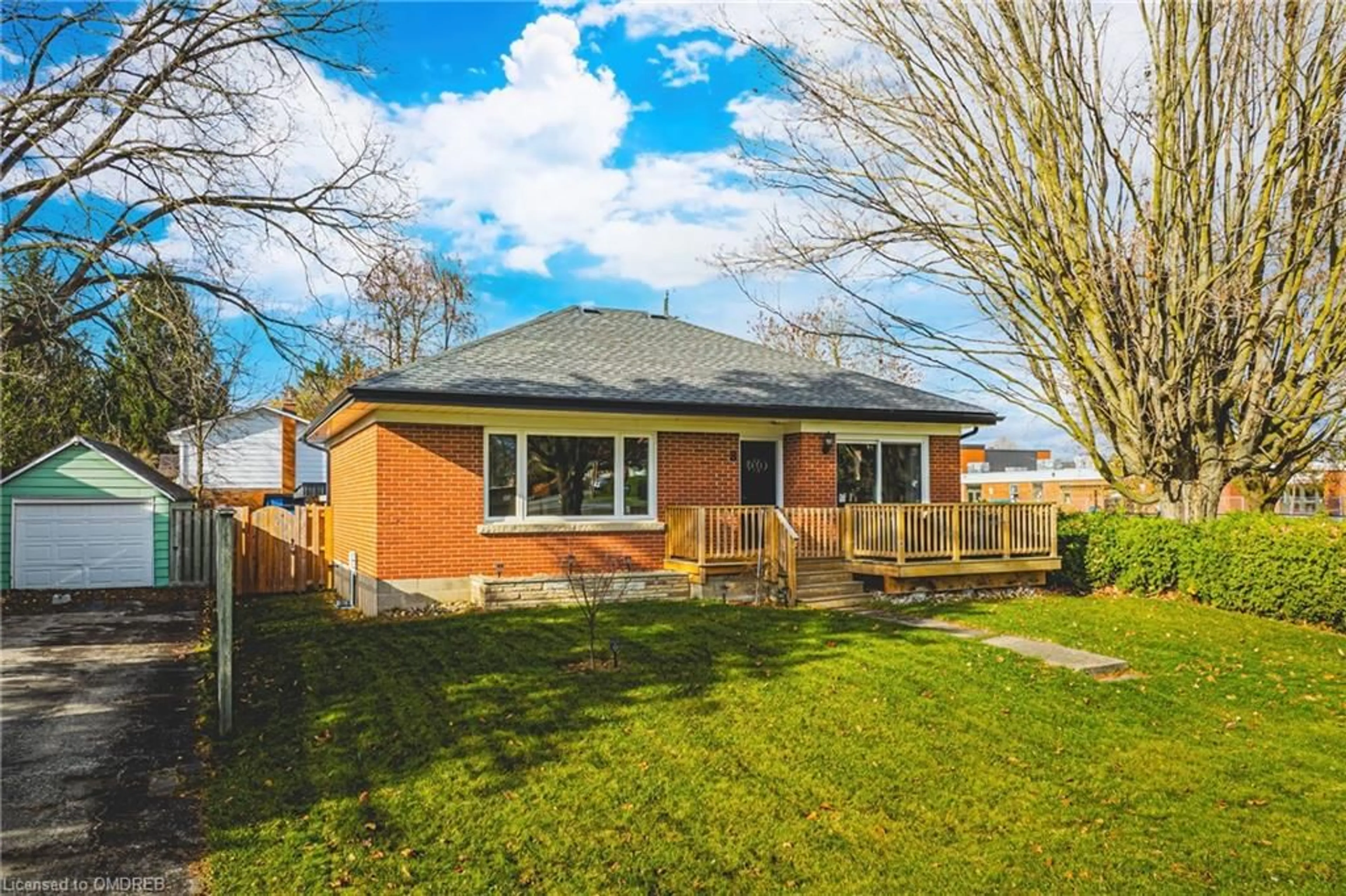 Frontside or backside of a home, cottage for 8 English St, Erin Ontario N0B 1T0