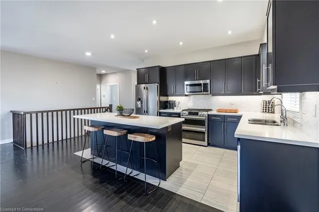 Additional property image - 219 Falconridge Dr