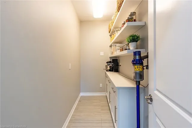 Additional property image - 219 Falconridge Dr