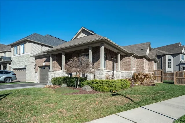 Additional property image - 219 Falconridge Dr
