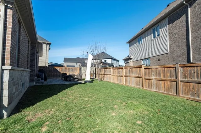 Additional property image - 219 Falconridge Dr