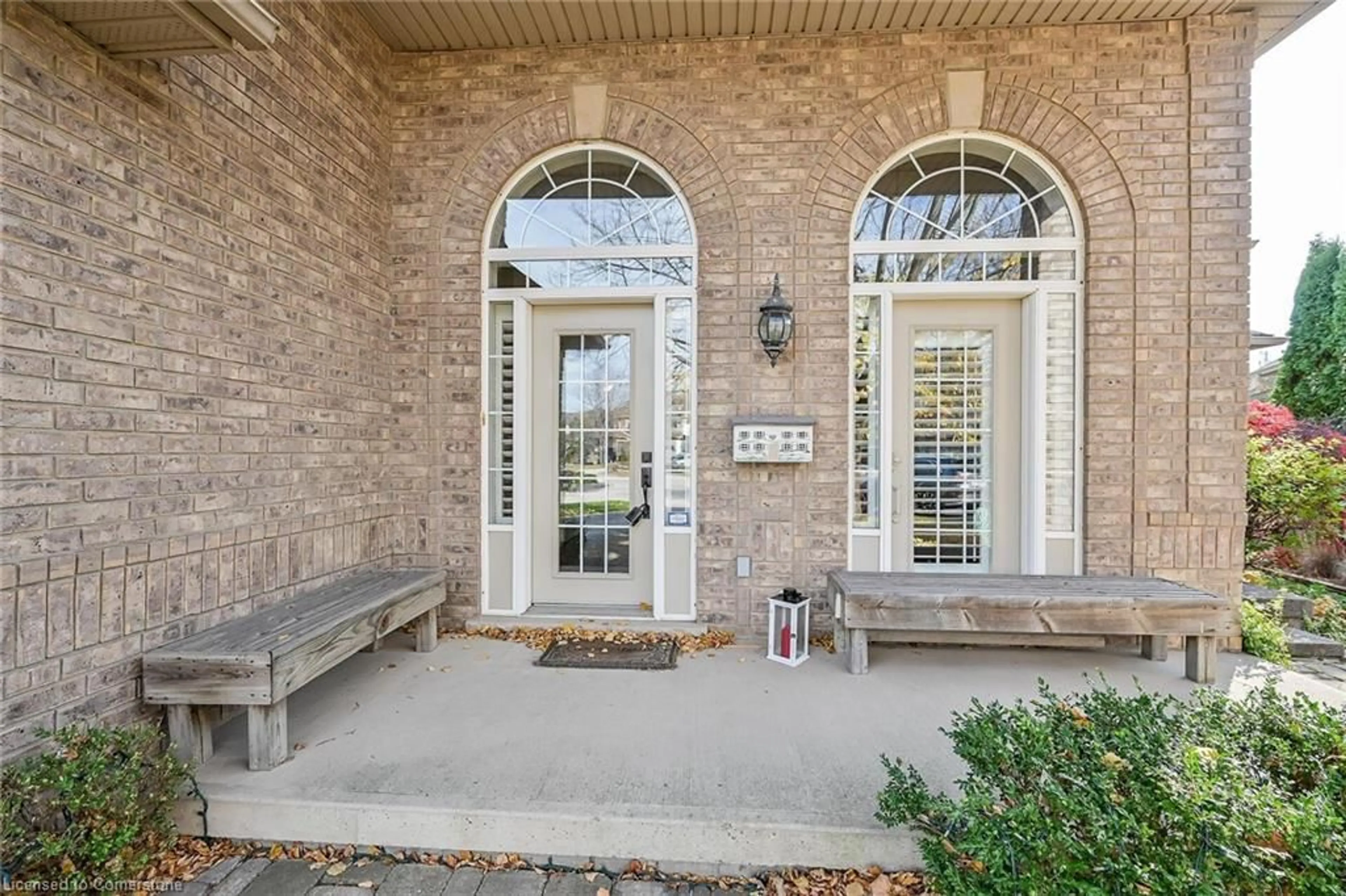 Indoor entryway, ceramic floors for 91 Southcreek Crt, Ancaster Ontario L9K 1M2