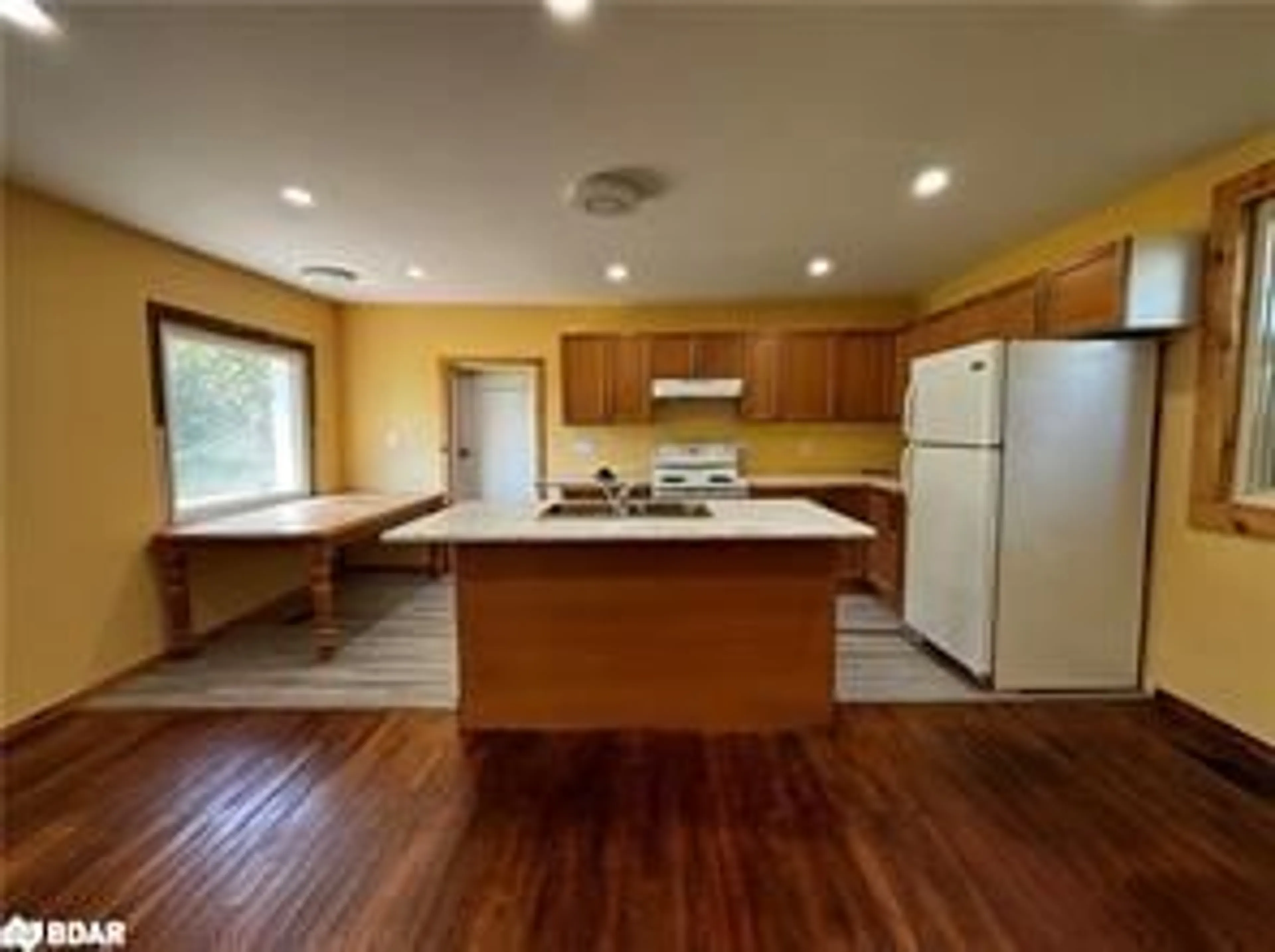 Open concept kitchen for 8380 Provincial Hwy 11 South, Severn Ontario L3V 6H3