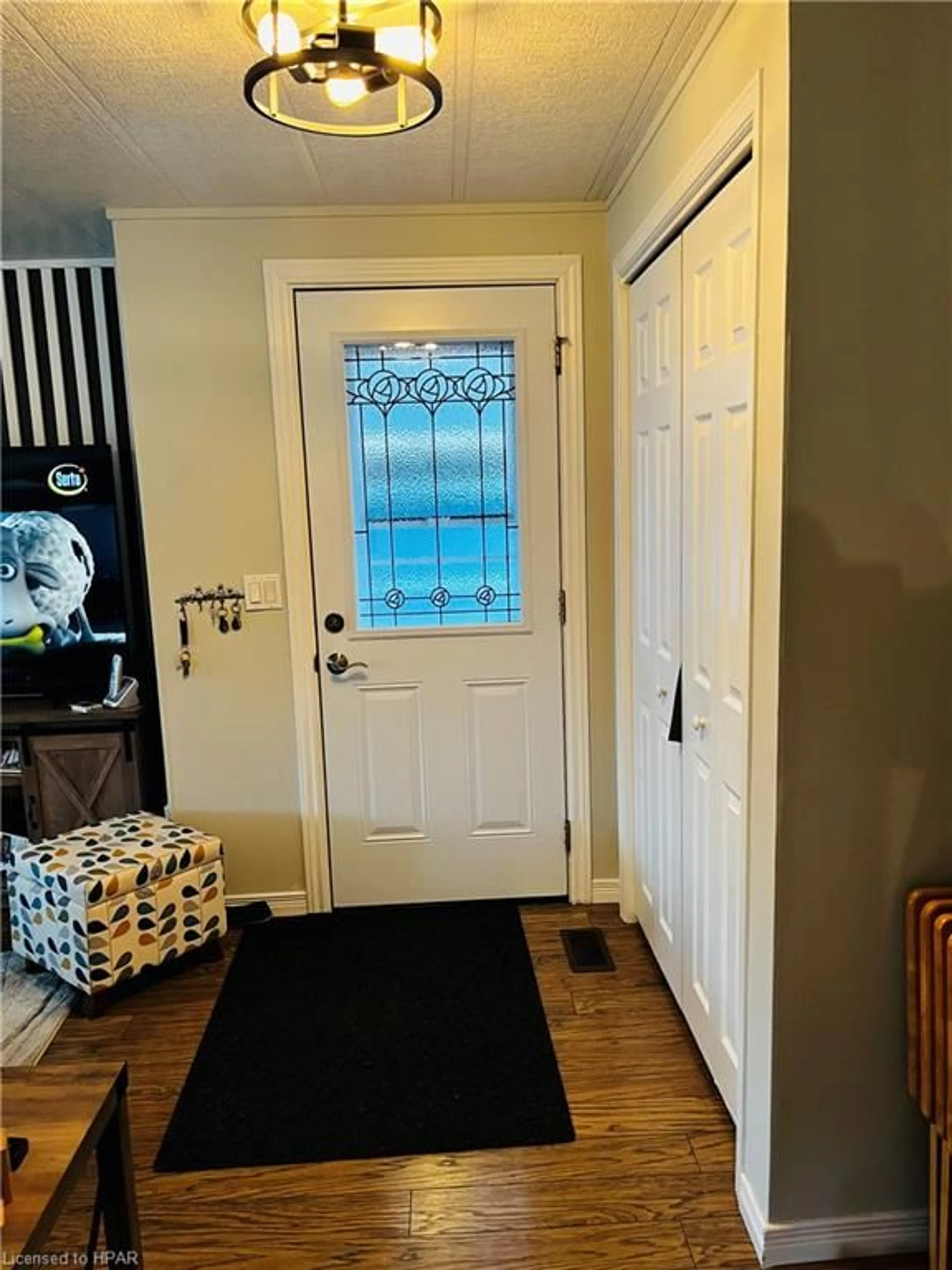 Indoor entryway, wood floors for 27 Stewart St, Strathroy Ontario N7G 1A1