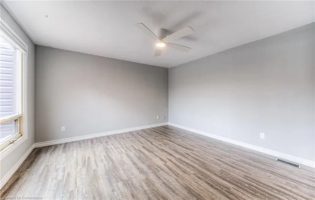 Additional property image - 28 Underhill Cres Unit 11