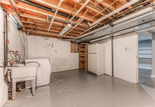Additional property image - 28 Underhill Cres Unit 11