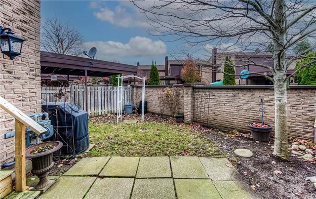 Additional property image - 28 Underhill Cres Unit 11