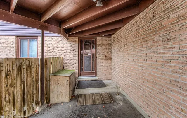 Additional property image - 28 Underhill Cres Unit 11