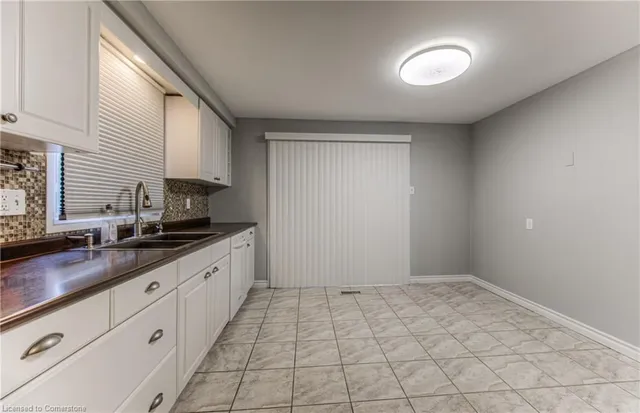 Additional property image - 28 Underhill Cres Unit 11