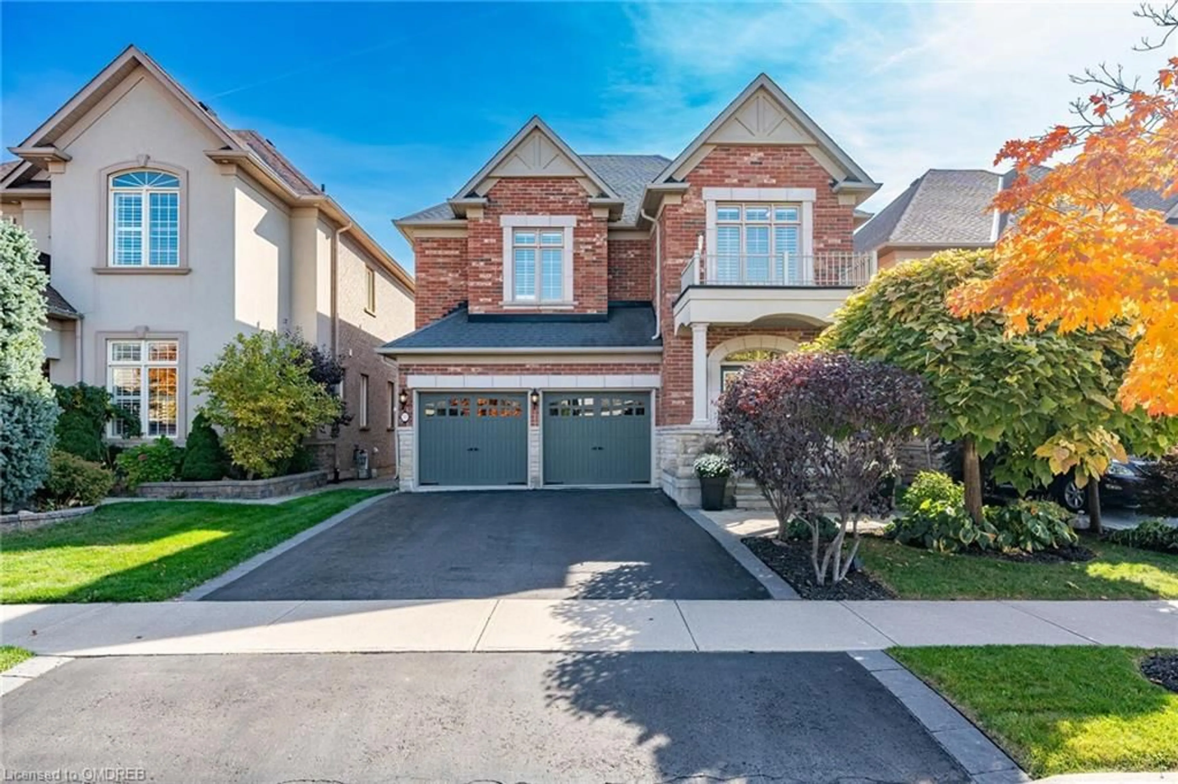 Frontside or backside of a home, the street view for 13 Beacon Hill Dr, Brampton Ontario L6X 0V6