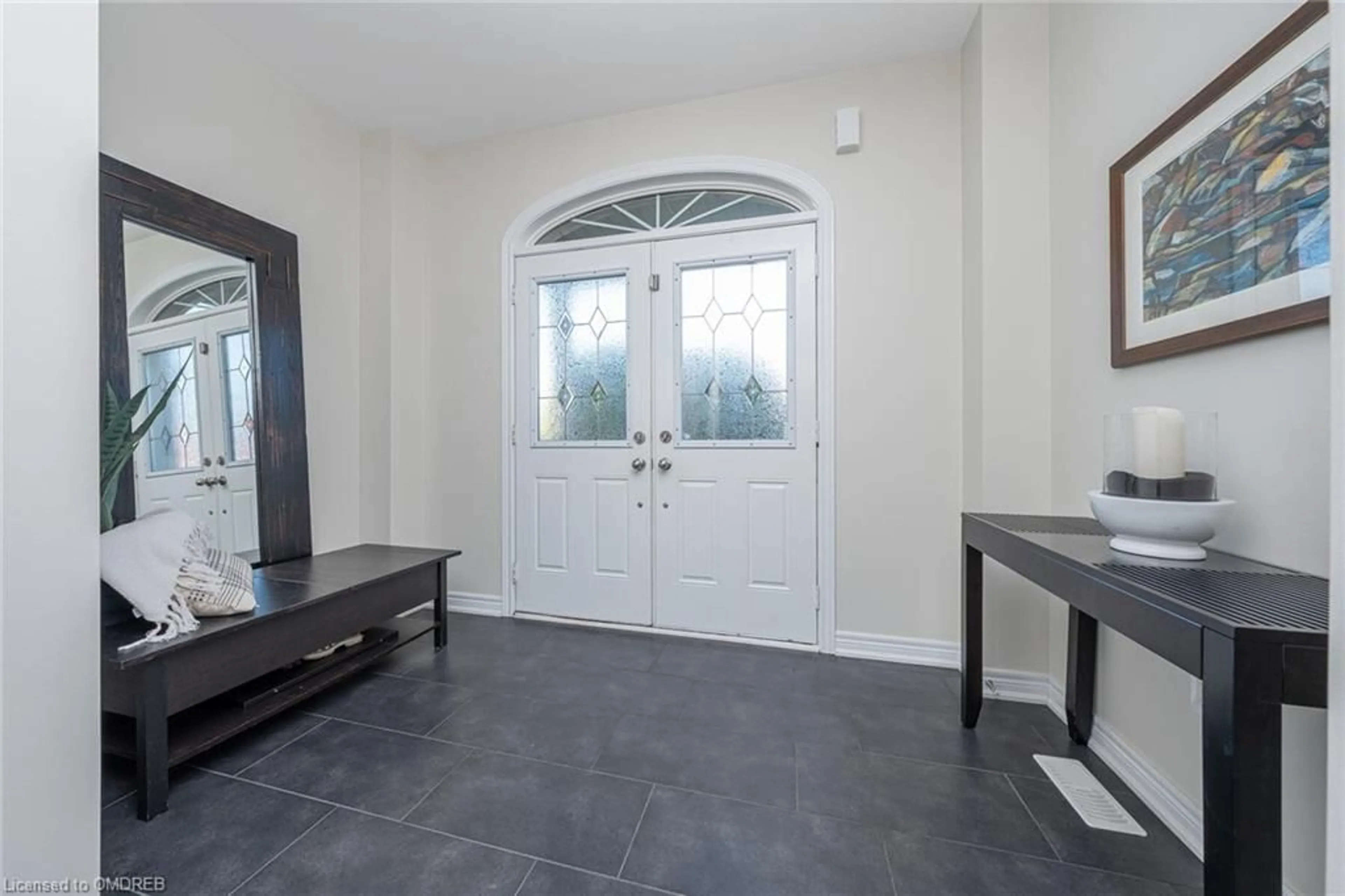 Indoor entryway, cement floor for 13 Beacon Hill Dr, Brampton Ontario L6X 0V6