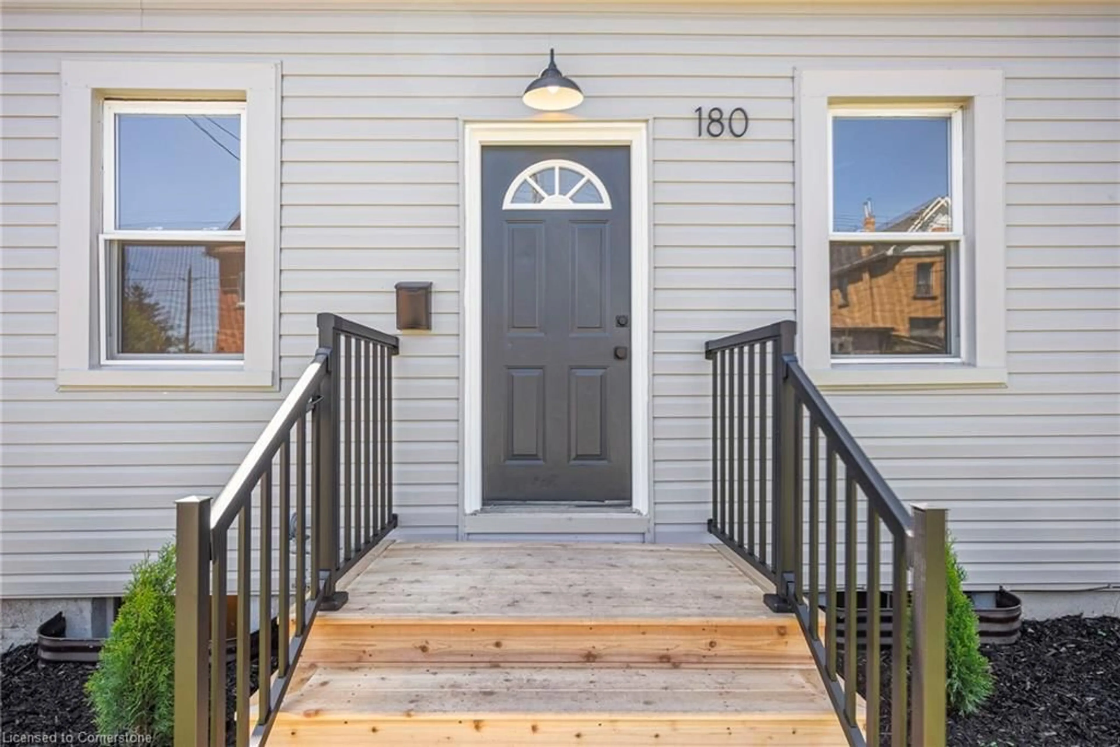 Indoor entryway, wood floors for 180 Wood St, Hamilton Ontario L8L 3Y9