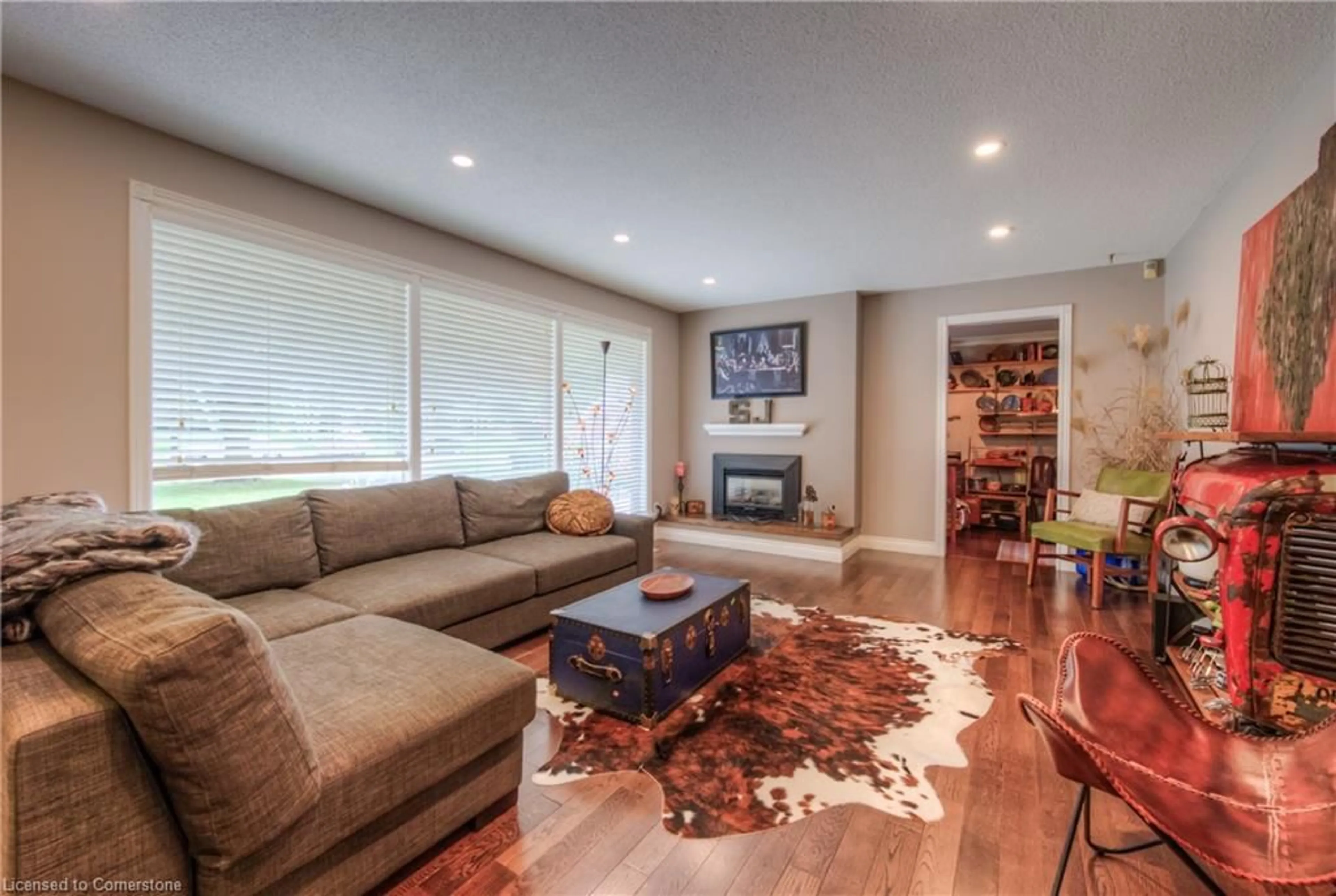 Living room, wood floors for 15 Hawthorne Rd, Cambridge Ontario N1S 3J8