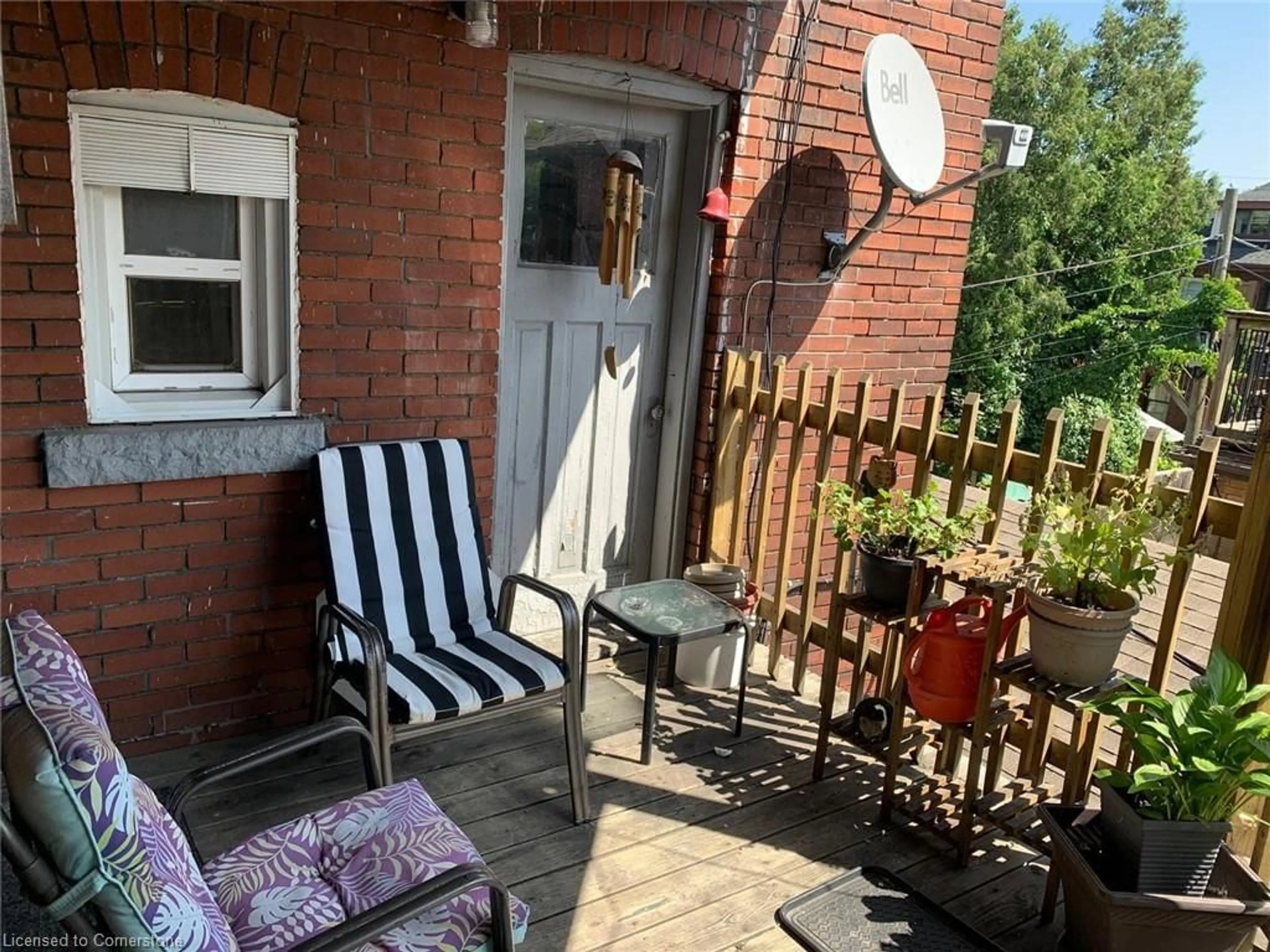 Balcony in the apartment, cottage for 107-109 Balsam Ave, Hamilton Ontario L8M 3B2