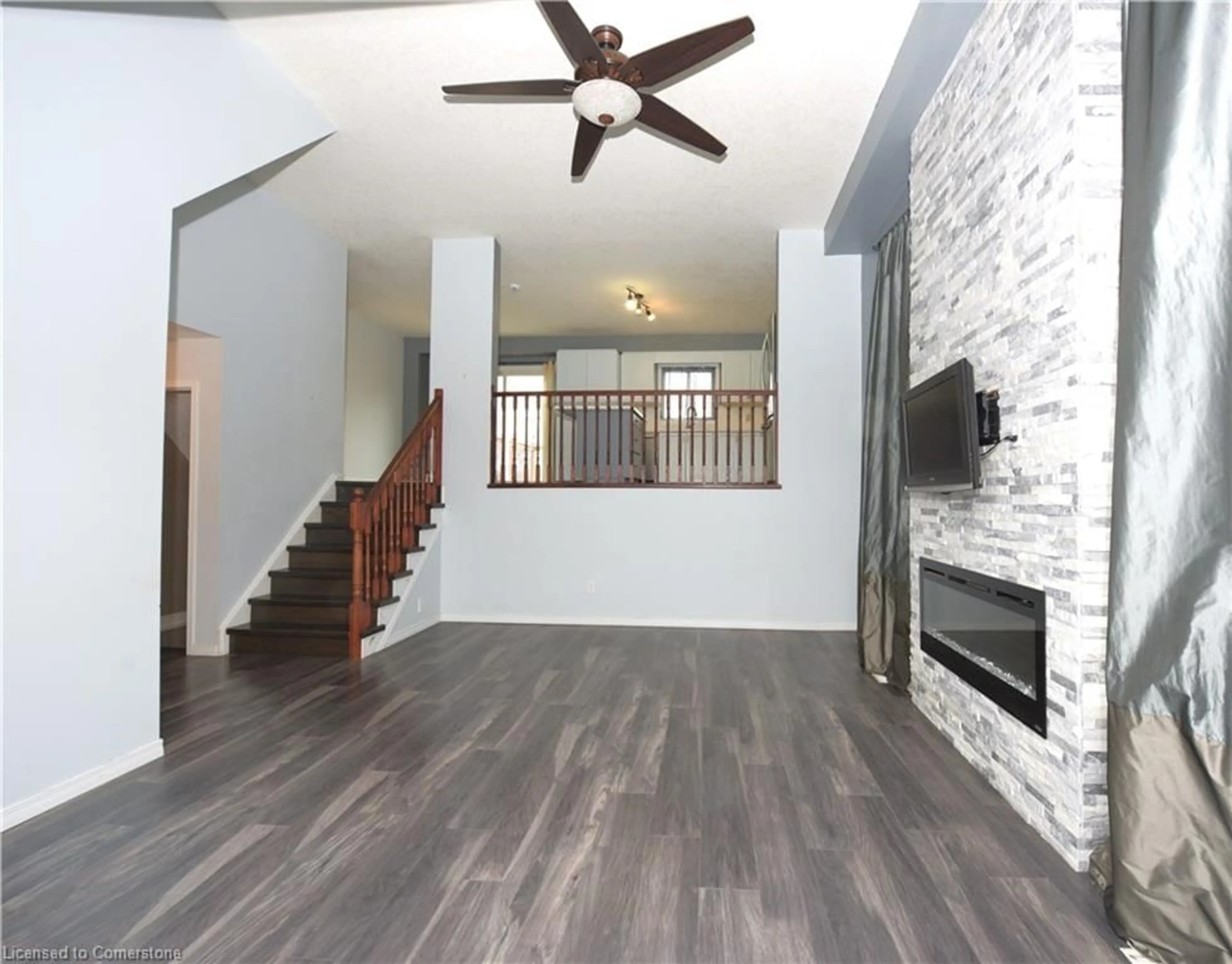 Living room, wood floors for 353 Westmeadow Dr, Kitchener Ontario N2N 3R3