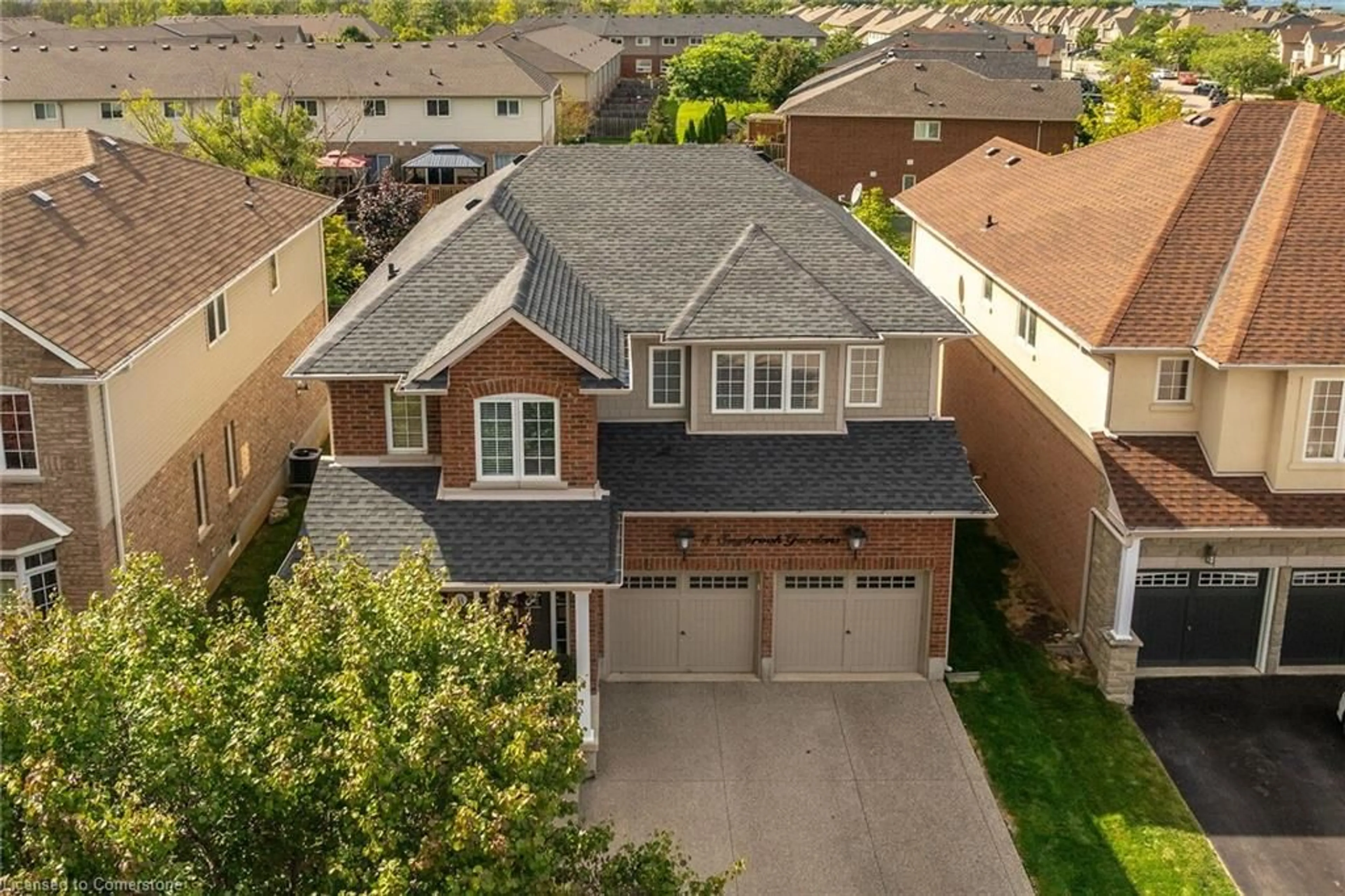 Frontside or backside of a home, the street view for 8 Saybrook Gdns, Stoney Creek Ontario L8E 0B6