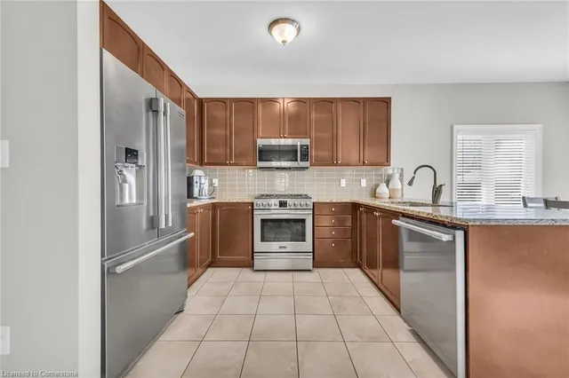 Additional property image - 8 Saybrook Gdns