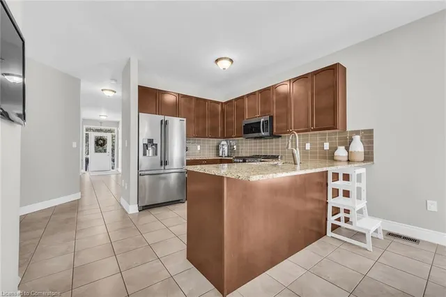 Additional property image - 8 Saybrook Gdns