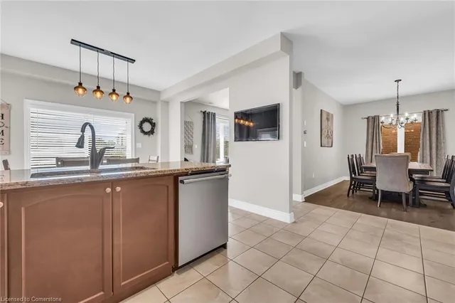 Additional property image - 8 Saybrook Gdns