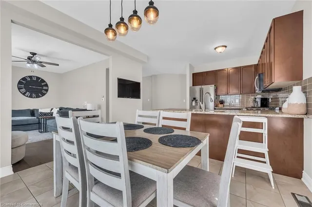 Additional property image - 8 Saybrook Gdns