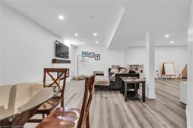 Additional property image - 8 Saybrook Gdns