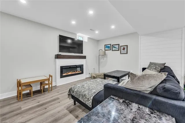 Additional property image - 8 Saybrook Gdns