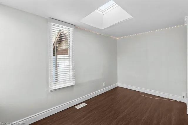 Additional property image - 937 Garth St