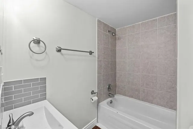 Additional property image - 937 Garth St