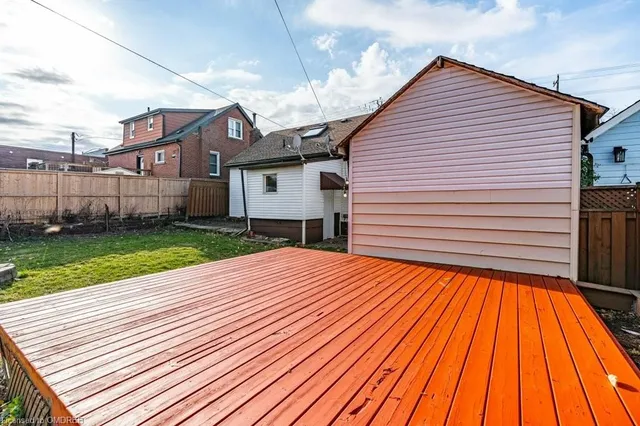 Additional property image - 937 Garth St