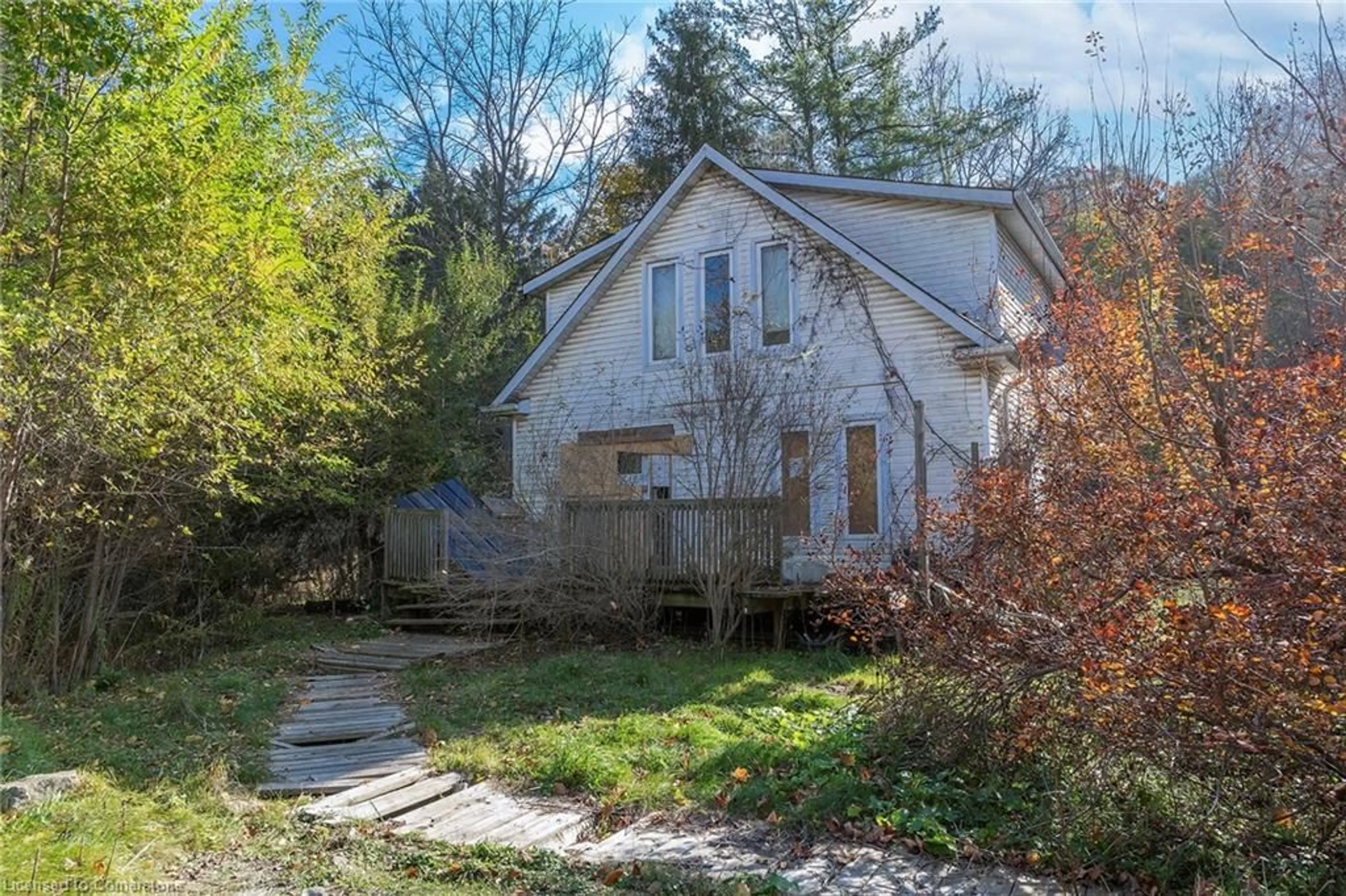 Frontside or backside of a home, cottage for 1110 Wilson St, Ancaster Ontario L8S 4K5