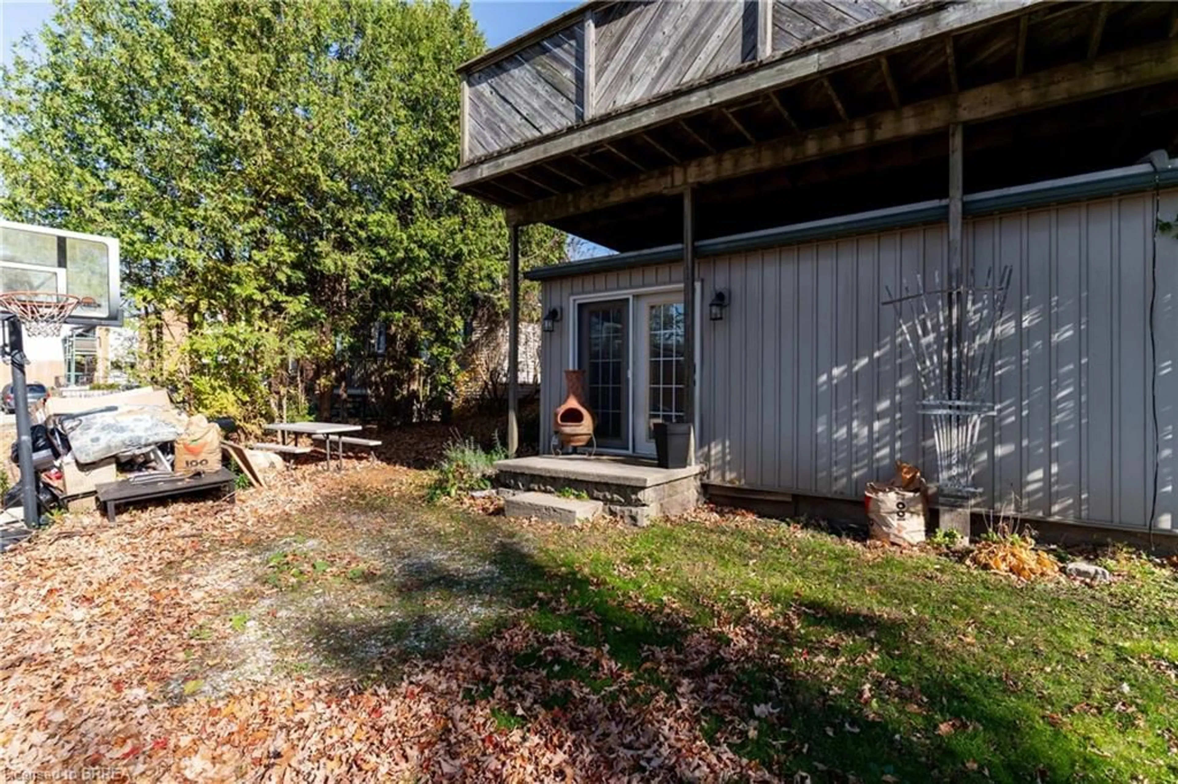 A pic from exterior of the house or condo, the fenced backyard for 66 Leamon St, Waterford Ontario N0E 1Y0