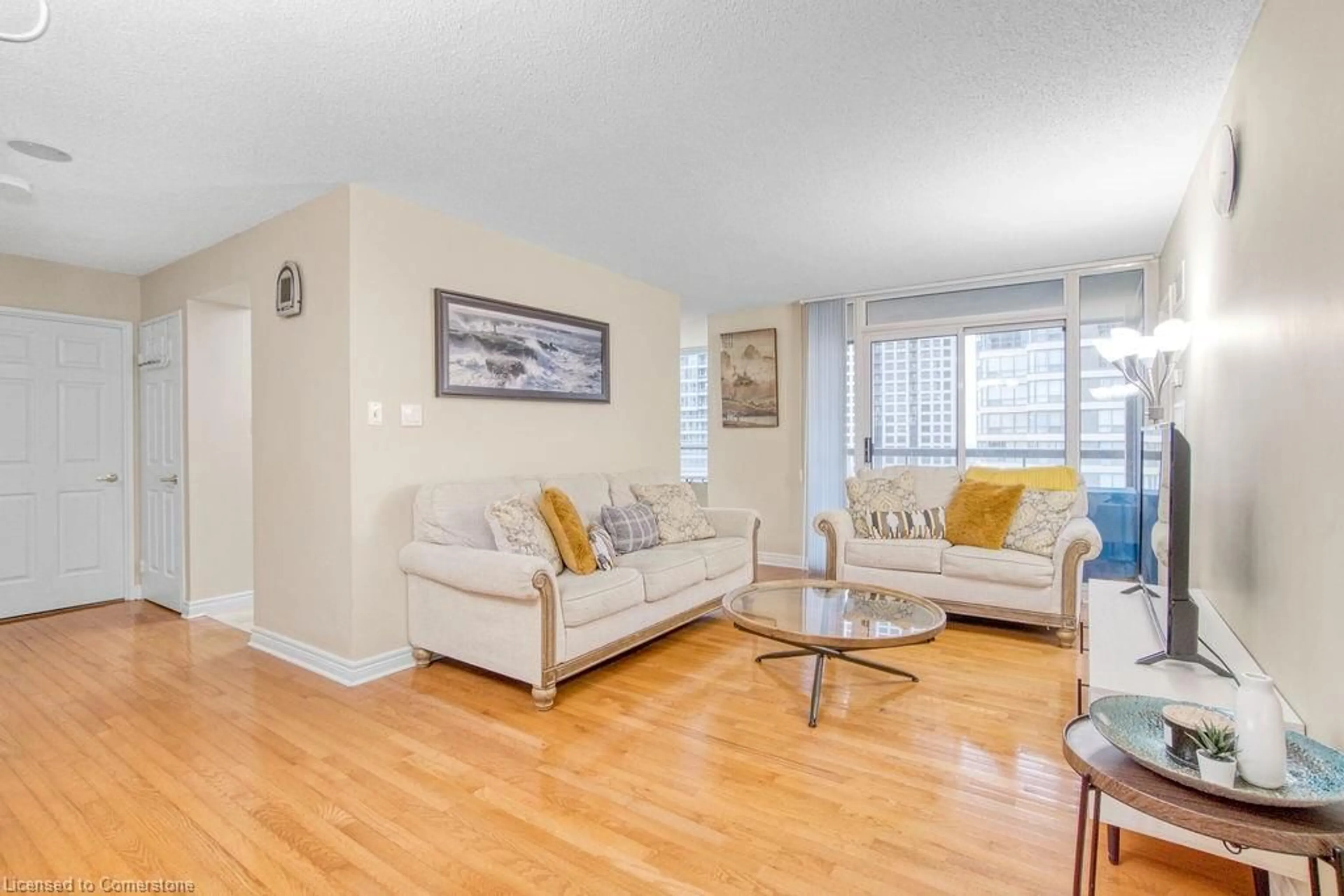 Living room, wood floors for 156 Enfield Pl #2107, Mississauga Ontario L5B 4L8